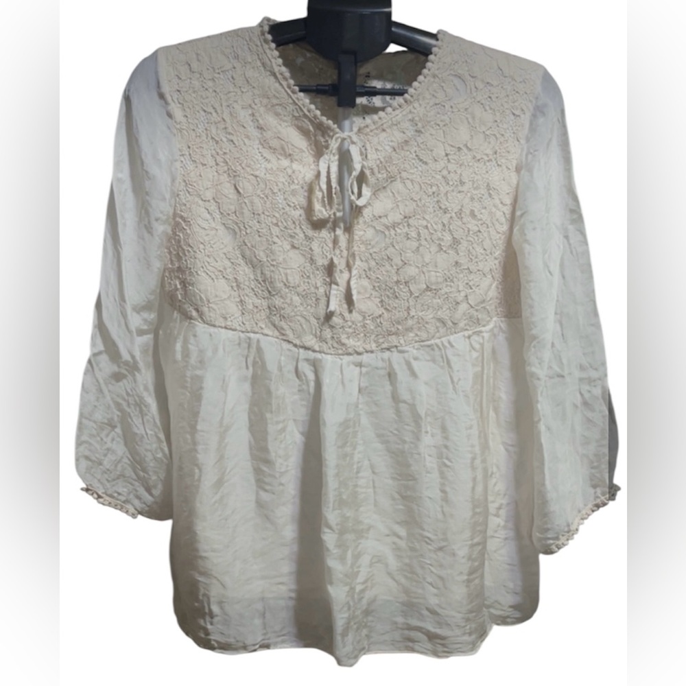 BELLAMBIA Women’s Chic Cream Lace Blouse